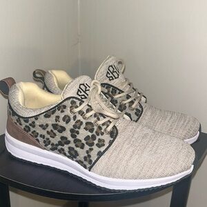 Marley Lilly sneakers in a size 10 in women.